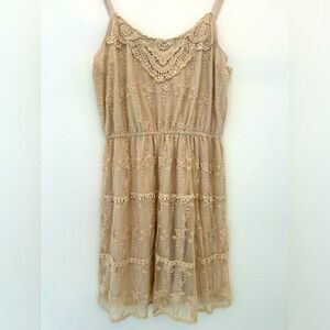 NEAUTRAL LACE SUNDRESS